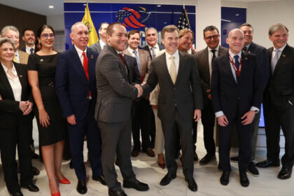 John Barrett se reunió con VenAmCham y reiteró el plan de tres fases para Venezuela