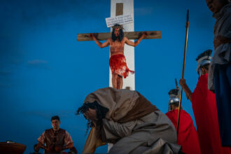 Viacrucis en Petare: una pasión que llega a las puertas del cielo