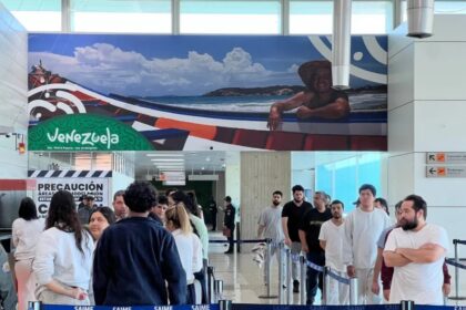 Llegaron a Venezuela 151 migrantes en un vuelo proveniente de Estados Unidos