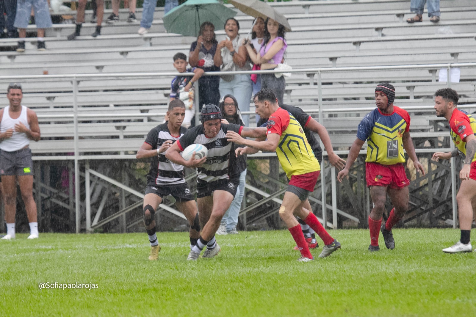 El rugby y el running se dieron cita en el festival deportivo más épico: el Santa Teresa Sevens