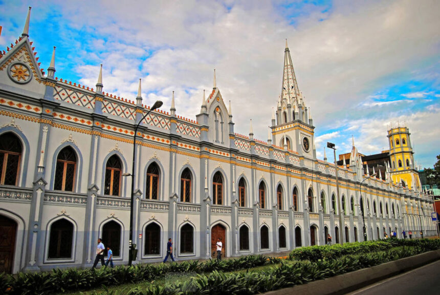 Academia venezolana advirtió que suplencia presidencial no puede extenderse indefinidamente