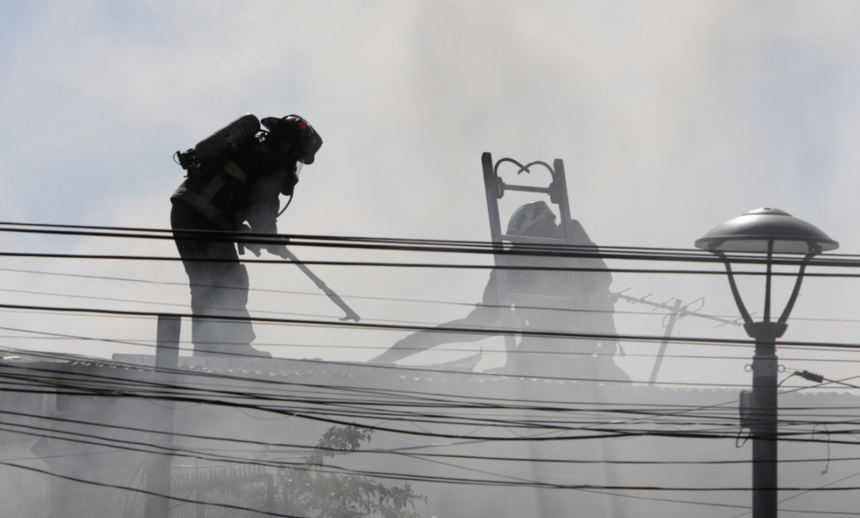 Mujer venezolana y su hijo de 2 años murieron tras el incendio de su vivienda en Chile
