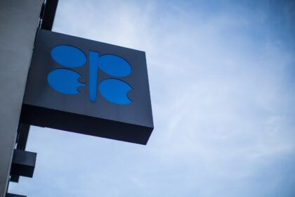 Emiratos Árabes Unidos anunció su salida de la OPEP por la crisis en el estrecho de Ormuz