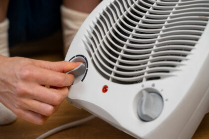 ¿Cuánto cuestan ventiladores, aires acondicionados y reguladores de voltaje en Caracas?