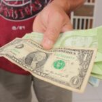 ¿Qué se necesita para sostener el aumento del salario mínimo en los sectores público y privado?