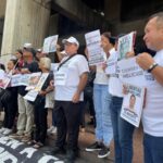Familiares de presos políticos se concentraron frente a la Defensoría del Pueblo en Caracas