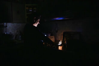 Vivir sin saber cuándo se irá la luz: la rutina que persiste en regiones de Venezuela