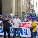 La APUCV protestó frente a la sede del Ministerio de Educación Superior en Caracas para exigir aumento salarial