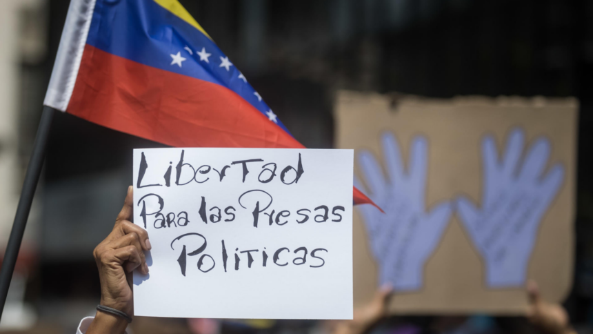 Familiares y activistas exigieron la excarcelación de más de 30 presas políticas en el INOF