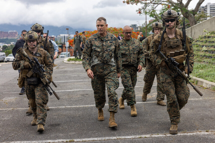 En imágenes: así fue el “ejercicio de respuesta militar” de EE UU en su embajada en Caracas