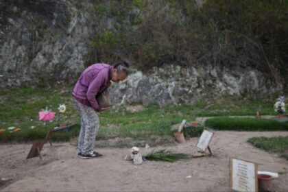 Autoridades exhumaron el cuerpo de Víctor Quero
