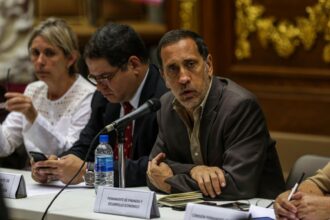Exdiputado José Guerra regresó a Venezuela tras siete años de exilio