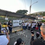 Así fue el homenaje que familiares de presos políticos rindieron a Víctor Quero