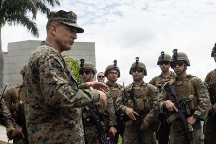 En imágenes: así fue el “ejercicio de respuesta militar” de EE UU en su embajada en Caracas