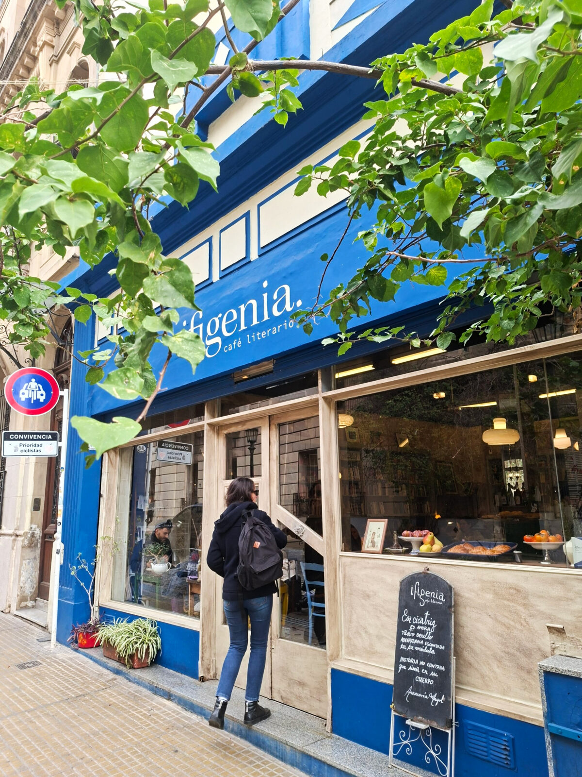 Ifigenia: una cafetería que guarda la memoria de una migrante venezolana en Buenos Aires