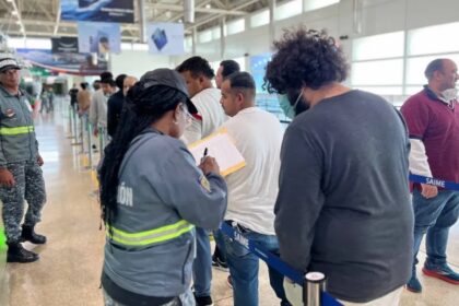 Llegaron a Venezuela más de 150 migrantes repatriados desde Estados Unidos