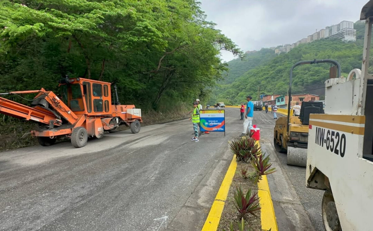 Iniciaron un plan de asfaltado en la carretera Petare-Guarenas