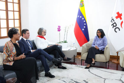 Delcy Rodríguez sostuvo reunión con la presidenta de Federación Internacional de Sociedades de la Cruz Roja