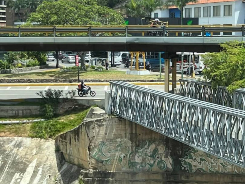Alcalde de Baruta solicitó revisión del Ministerio de Transporte para el puente que conecta Las Mercedes y El Rosal