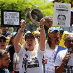 En imágenes: sindicalistas protestaron frente a la Embajada de Estados Unidos en Caracas
