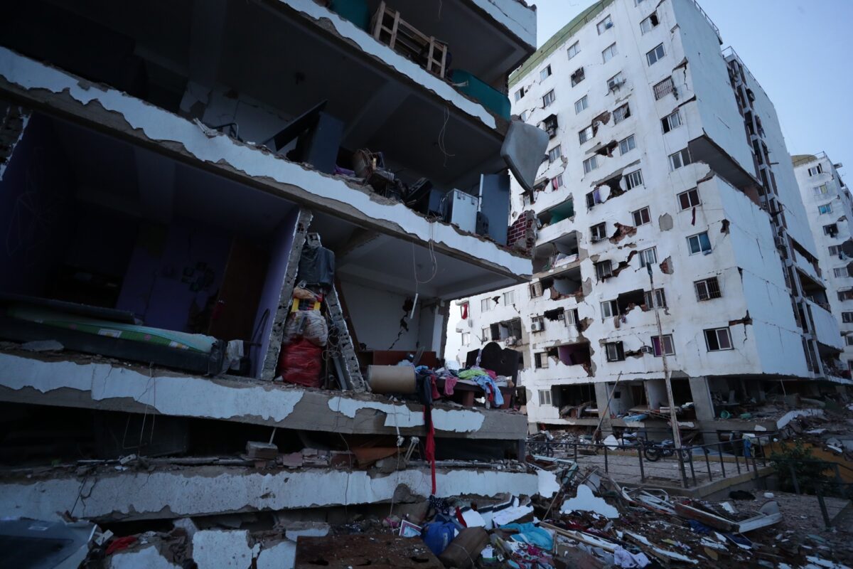 La Guaira entre escombros: edificios colapsados y hospitales saturados tras los terremotos