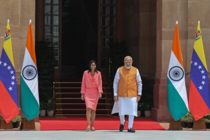 La India dice que no hubo acuerdos formales con Delcy Rodríguez, pero abre la puerta a empresas