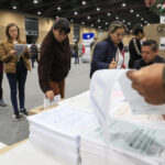 Los colombianos van a la segunda vuelta presidencial más divididos que nunca