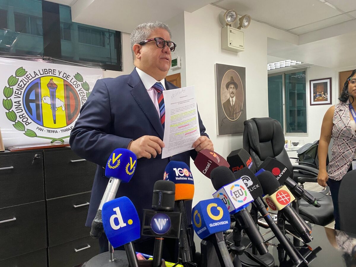 Diputado Correa aseguró que nueva ley de energía eléctrica permitiría concesiones de hasta 25 años a empresas extranjeras