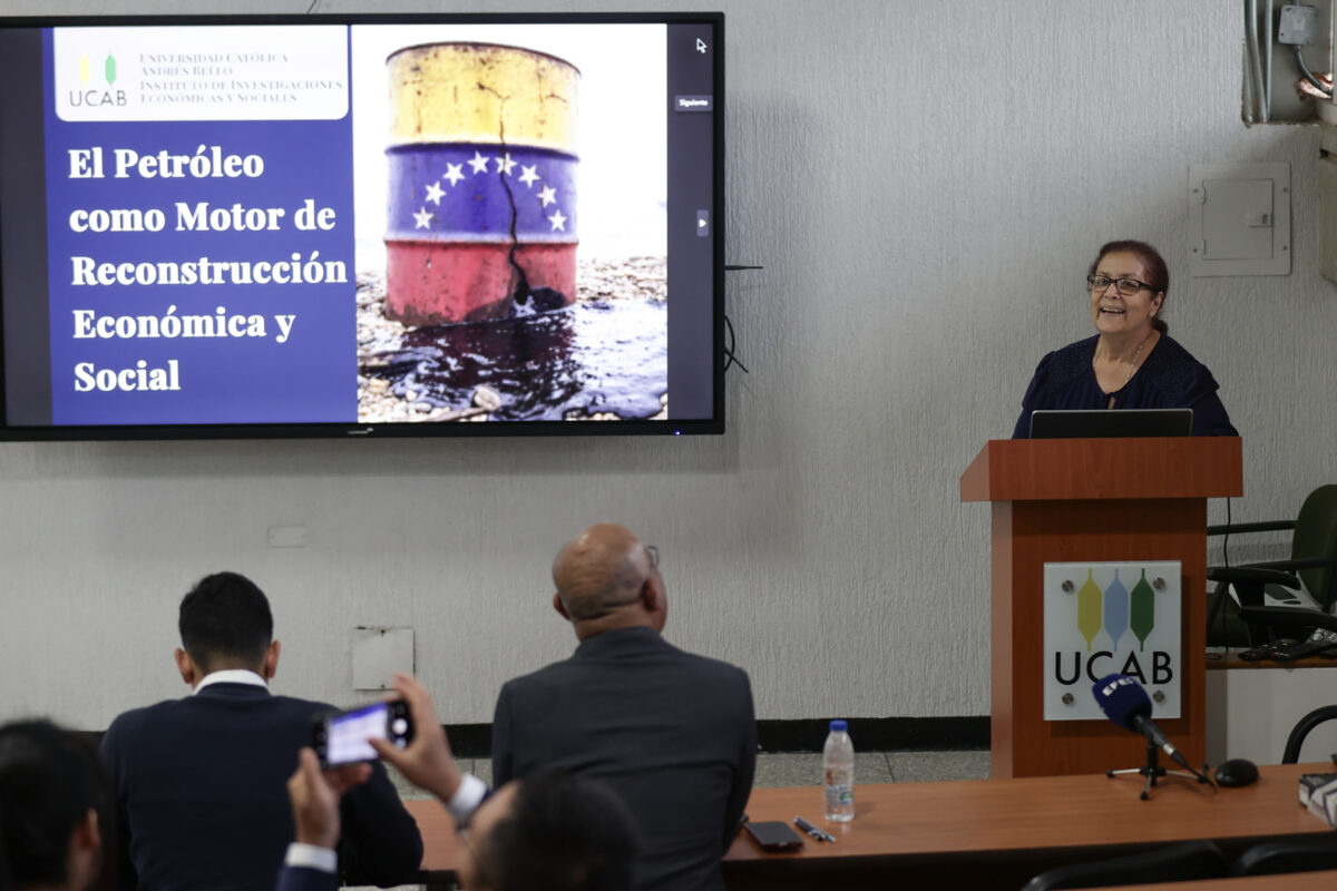 Expertos aseguran que el desarrollo petrolero en Venezuela dependerá de la estabilidad política