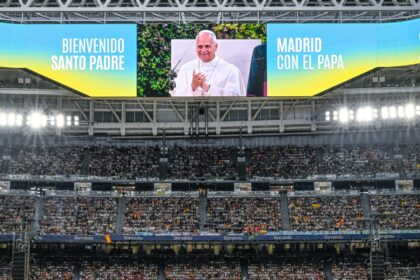 La Orquesta Carlos Cruz-Diez brilló en el Santiago Bernabéu durante acto con el papa León XIV