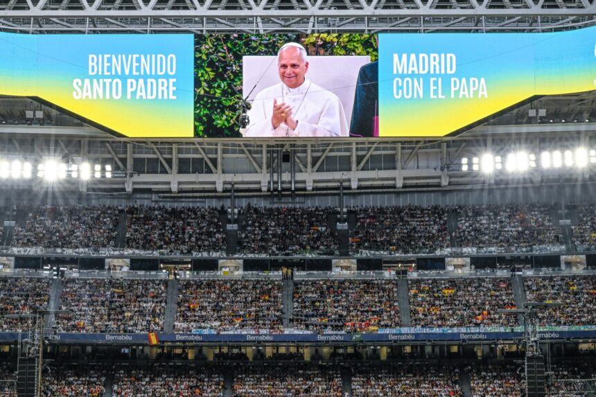 La Orquesta Carlos Cruz-Diez brilló en el Santiago Bernabéu durante acto con el papa León XIV