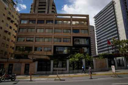Canadá evalúa la reapertura de su embajada en Venezuela