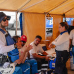 Solidaridad de la Cruz Roja y sus voluntarios sostienen a los afectados por los terremotos en La Guaira
