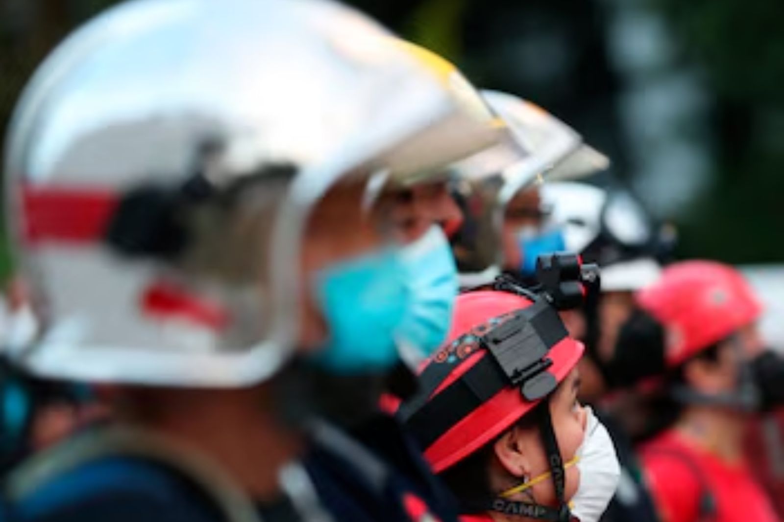 Rescatistas alertan sobre estafas en medio de la emergencia por los terremotos en Venezuela