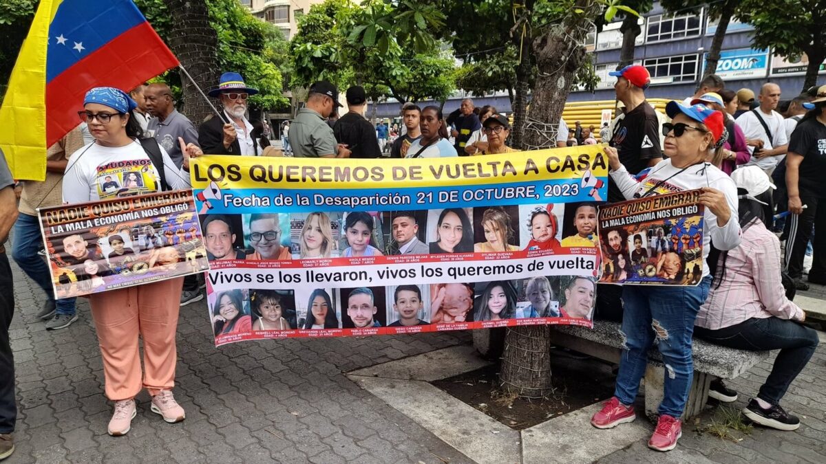 Trabajadores protestan en Chacaíto para exigir aumento salarial