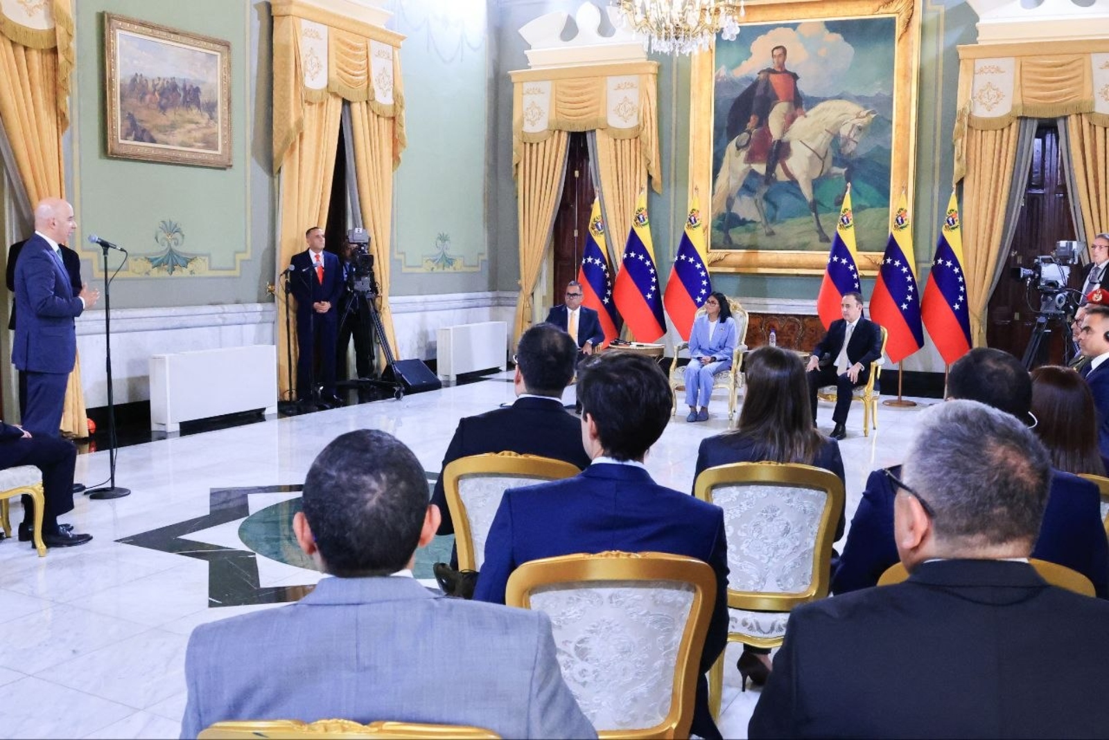 Venezuela y General Electric firman acuerdo para fortalecer el sistema eléctrico