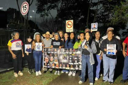 Familiares de presos políticos realizaron vigilia frente a la Embajada de EE UU en Caracas