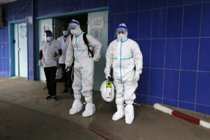 La OMS advirtió que algunas cadenas de transmisión del ébola en la RDC podrían estar fuera del radar oficial