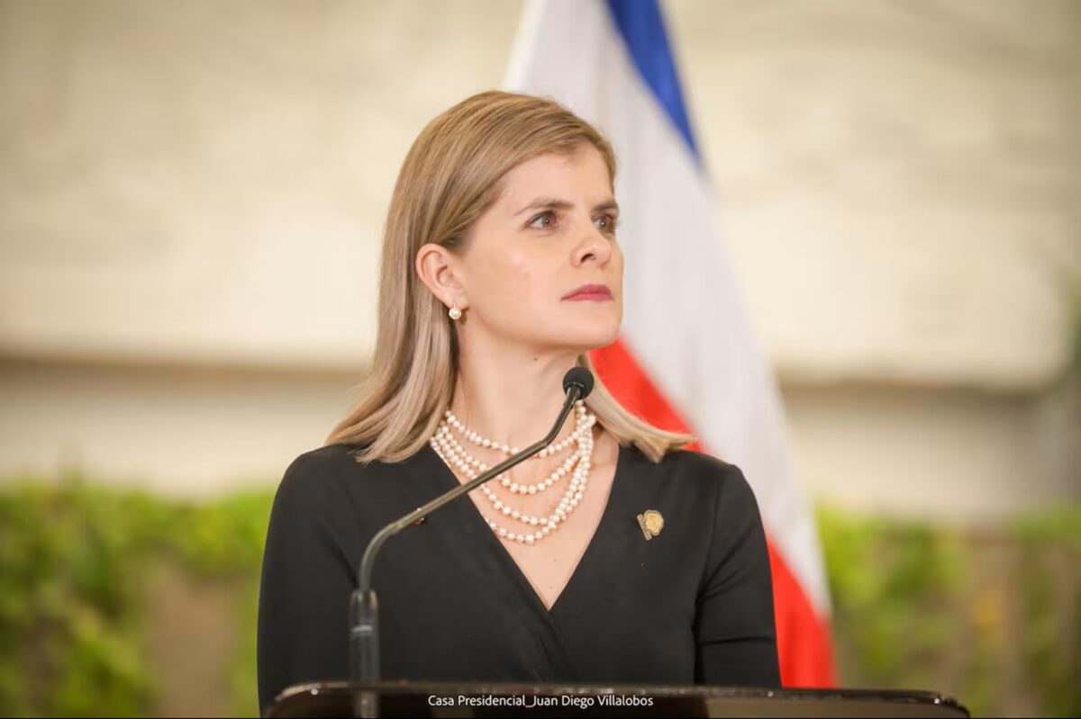 Costa Rica regularizará a miles de solicitantes de refugio, incluyendo a algunos venezolanos