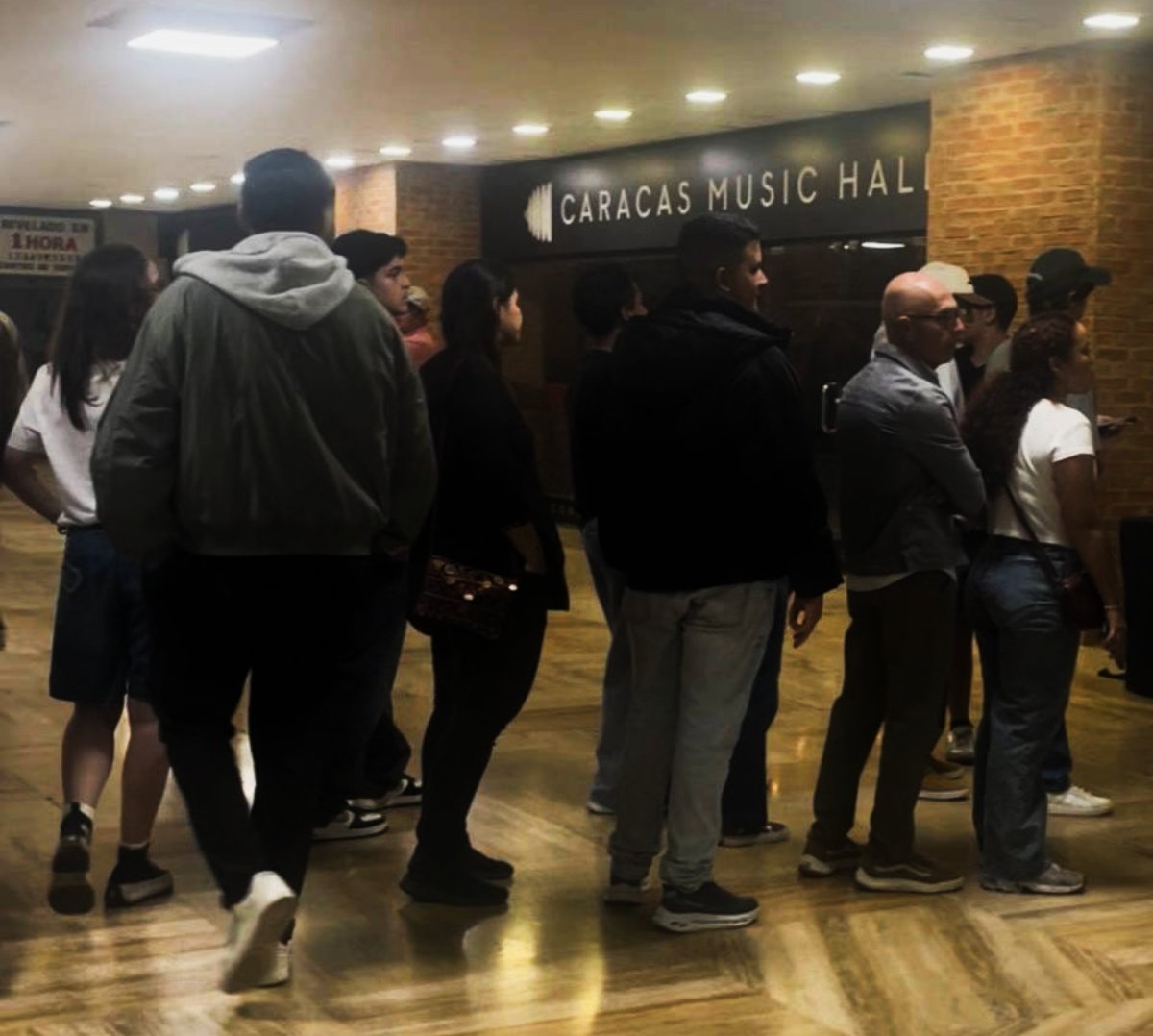 Simón Grossmann conquistó el Caracas Music Hall con sus canciones más románticas