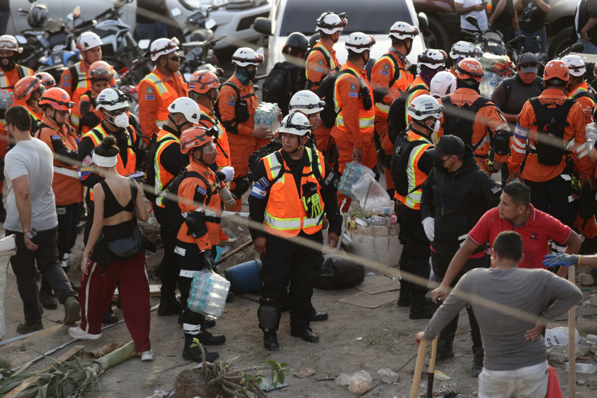 Venezuela ha recibido a más de 1.600 rescatistas para atender a víctimas de los terremotos
