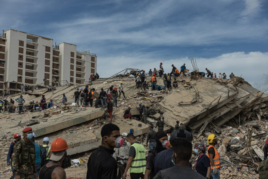 "Los quiero vivos o muertos": crece la tensión entre familiares y militares durante las labores de rescate en La Guaira