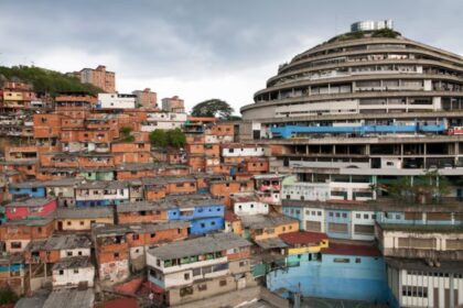 Foro Penal pidió informar sobre el destino de presos tras traslados desde El Helicoide