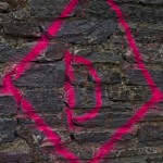Qué significan los símbolos y códigos pintados en los edificios afectados por los terremotos