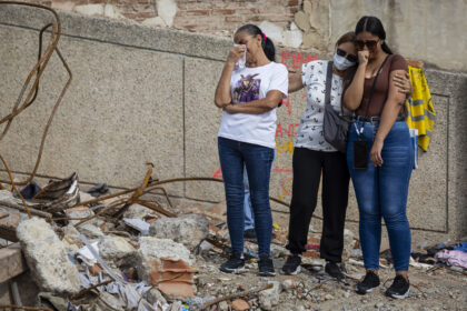 "No podemos dejar a nadie atrás": venezolanos siguen buscando desaparecidos un mes después