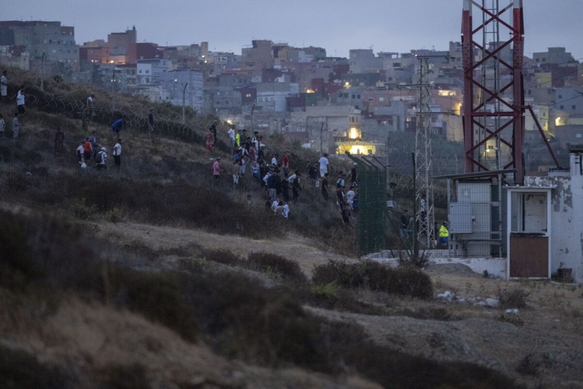 #TeExplicamos | ¿Qué se sabe de la crisis migratoria en España y la llegada masiva de migrantes desde Marruecos?