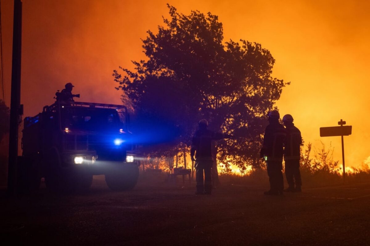 En imágenes: incendios en España y Francia han dejado más de 250 mil evacuados y miles de hectáreas quemadas