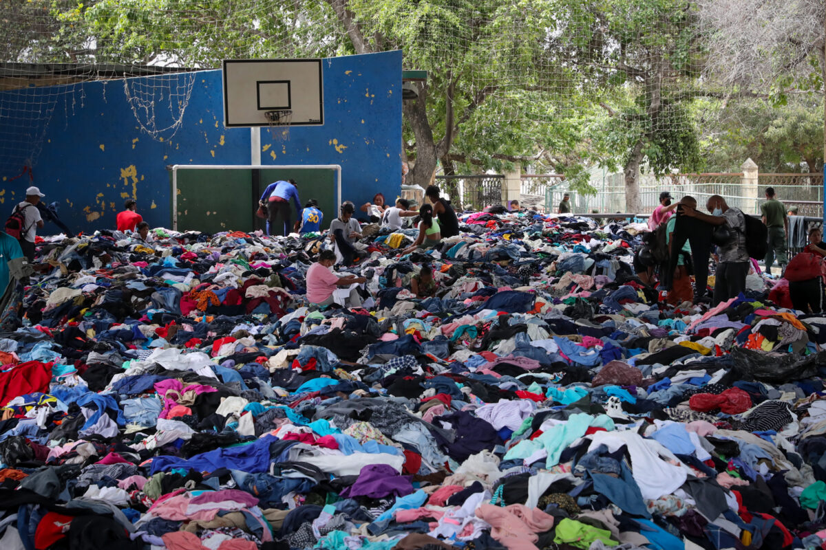Taller Neo encontró una forma de ayudar tras los terremotos: fabricar cojines con ropa reciclada