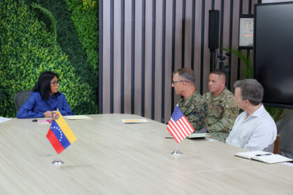 El jefe del Comando Sur de EE UU visita Venezuela para coordinar la reconstrucción
