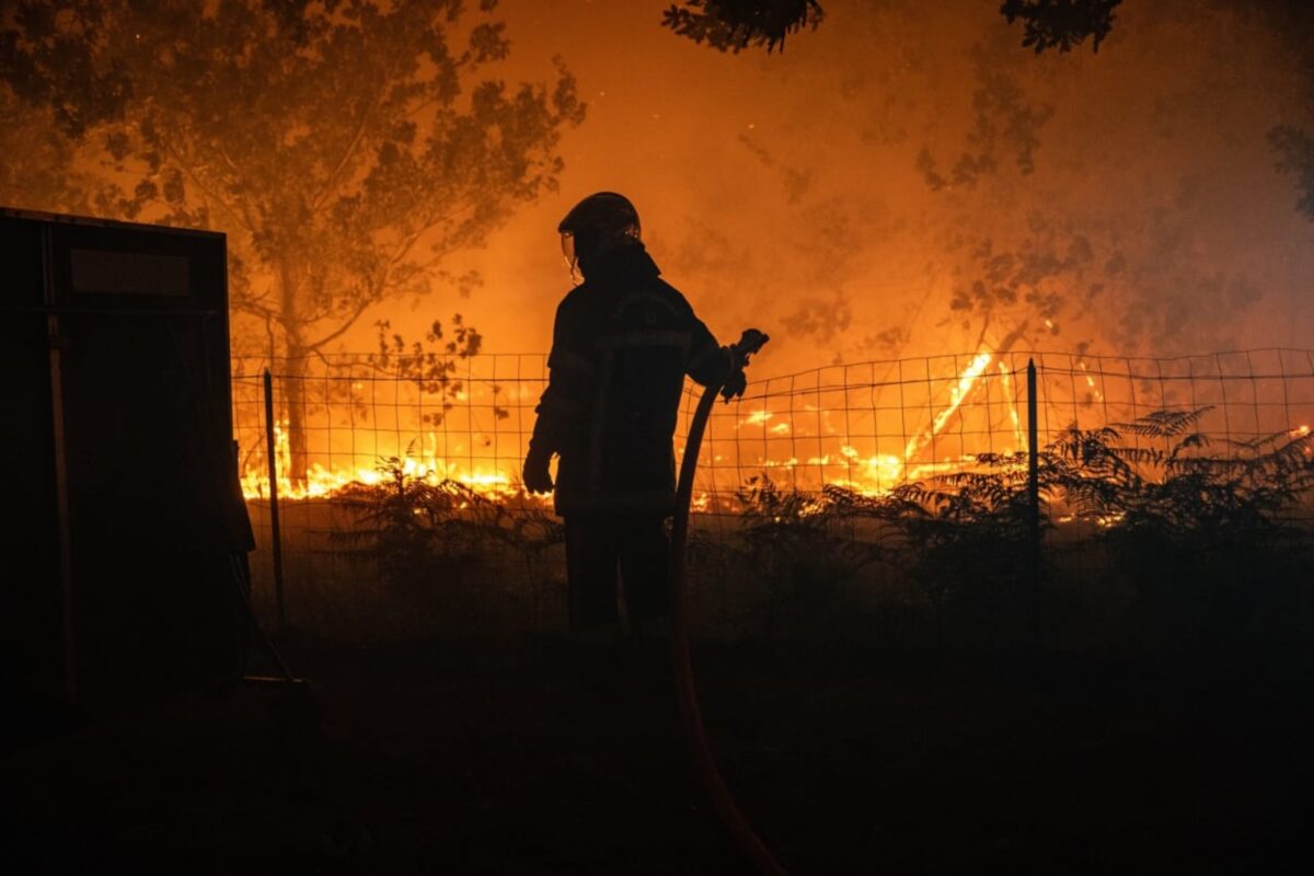 En imágenes: incendios en España y Francia han dejado más de 250 mil evacuados y miles de hectáreas quemadas